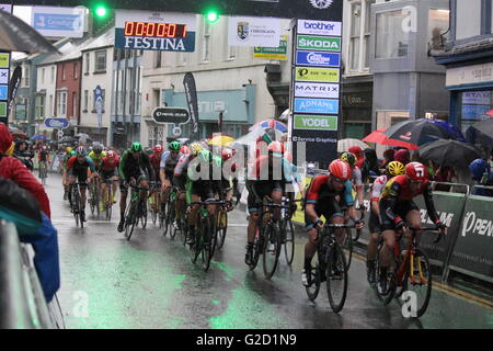 Aberystwyth, Wales, Regno Unito. 27 Maggio, 2016. Il Pearl Izumi tour della serie professionale cycle race venerdì 27 maggio 2016 Credit: mike davies/Alamy Live News Foto Stock