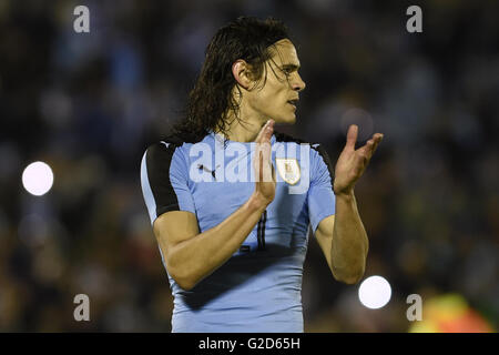 Montevideo, Uruguay. 27 Maggio, 2016. Dell Uruguay Edinson Cavani celebra dopo rigature durante la international amichevole contro Trinidad e Tobago a Montevideo, Uruguay, il 27 maggio 2016. © Nicolas Celaya/Xinhua/Alamy Live News Foto Stock