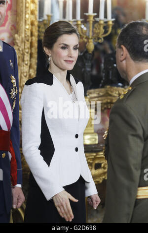 Madrid, Spagna. 28 Maggio, 2016. Regina Letizia di Spagna parteciperà al ricevimento per le Forze Armate giorno al Palacio Real il 28 maggio 2017 a Madrid, Spagna. Credit: Jack Abuin/ZUMA filo/Alamy Live News Foto Stock