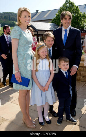 Nommern, 28-05-2016 Albert-Henri Prince de Merode e la Contessa Marie-Christine von Soden-Fraunhofen, Louis, prinz von Merode, 2005 Marie-Blanche, prinzessin von Merode, 2007 Tassilo, prinz von Merode, 2011 Prima Santa Comunione di S.A.R. il Principe Noè presso la chiesa di Nommern, figlio del principe Luigi e della Principessa Tessy del Lussemburgo RPE/Albert Nieboer/Paesi Bassi : NESSUN SERVIZIO DI FILO- Foto Stock