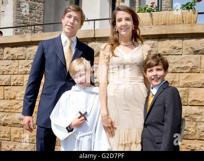 Nommern, 28-05-2016 Principe Louis, Princess Tessy, Principe Gabriel e il principe di Noé prima santa Comunione di S.A.R. il Principe Noè presso la chiesa di Nommern, figlio del principe Luigi e della Principessa Tessy del Lussemburgo RPE/Albert Nieboer/Paesi Bassi : NESSUN SERVIZIO DI FILO- Foto Stock