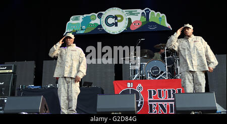 Southampton, Regno Unito. 28 Maggio, 2016. Il nemico pubblico di eseguire a Southampton gente comune del gruppo sono stati annunciati come ospiti speciali per La Stone Rose' quattro concerti a Manchester Etihad Stadium di questa estate. La American Public Enemy hip hop gruppo costituito da Chuck D, Flavor Flav, Professor Griff, Khari Wynn, DJ eterno e la S1W gruppo. Ha dovuto preforma senza sapore Flav come egli era stato rifiutato un visaa dal governo del Regno Unito Credito: uknip/Alamy Live News Foto Stock