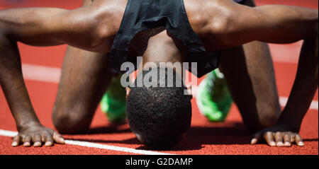 Eugene, Stati Uniti d'America. 28 Maggio, 2016. Edris Muktar di Etiopia celebra dopo l'uomo 5000 metri finale al 2016 IAAF Diamond League in Eugene, Stati Uniti, il 28 maggio 2016. Edris Muktar rivendicato il titolo con 12:59.43. © Yang Lei/Xinhua/Alamy Live News Foto Stock