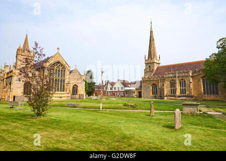 San Lorenzo Chiesa & Chiesa di Tutti i Santi entro il recinto Abbazia Market Place Evesham Wychavon WORCESTERSHIRE REGNO UNITO Foto Stock