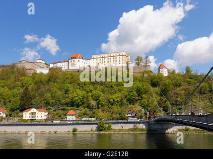 Veste Oberhaus, Prinzregent Luitpold ponte sul Danubio, Passau, Bassa Baviera, Baviera, Germania Foto Stock