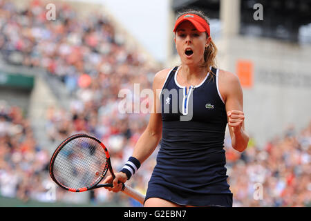 Stade Roland Garros di Parigi, Francia. 28 Maggio, 2016. Roland Garros Open di Francia di Tennis giorno sette. Alize Cornet (FRA) versus Venus Williams (USA). Williams ha vinto in 3 set © Azione Sport Plus/Alamy Live News Foto Stock