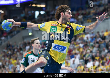 Mannheim, Germania. 29 Maggio, 2016. Uwe Gensheimer di Rhein-Neckar Loewen in azione durante la Bundesliga pallamano match tra Rhein-Neckar Loewen e TSV Hanover-Burgdorf presso SAP Arena di Mannheim, Germania, 29 maggio 2016. Foto: UWE ANSPACH/dpa/Alamy Live News Foto Stock