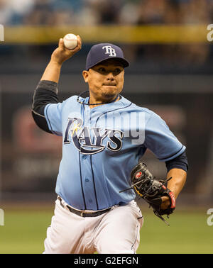 San Pietroburgo, Florida, Stati Uniti d'America. 29 Maggio, 2016. LOREN ELLIOTT | Orari .Tampa Bay Rays relief pitcher Erasmo Ramirez (30) eroga nel nono inning di una partita di baseball tra il Tampa Bay Rays e New York Yankees al Tropicana in Campo San Pietroburgo, Fla., domenica 29 maggio, 2016. Credito: Loren Elliott/Tampa Bay volte/ZUMA filo/Alamy Live News Foto Stock