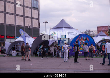 Berlino, Germania. 29 Maggio, 2016. Gioco del mondo giorno e la Giornata per i bambini su Alexanderplatz di Berlino, Germania. Credito: Aitor Diego Sanchez/Alamy Live News Foto Stock