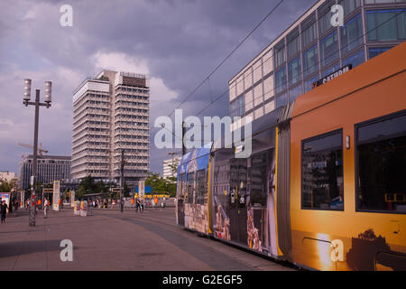 Berlino, Germania. 29 Maggio, 2016. Gioco del mondo giorno e la Giornata per i bambini su Alexanderplatz di Berlino, Germania. Credito: Aitor Diego Sanchez/Alamy Live News Foto Stock