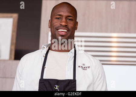 Napa California, Stati Uniti d'America. 29 Maggio, 2016. NFL star VERNON DAVIS a BottleRock Napa Valley music festival a Napa Valley Expo in Napa California Credit: Daniel DeSlover/ZUMA filo/Alamy Live News Foto Stock