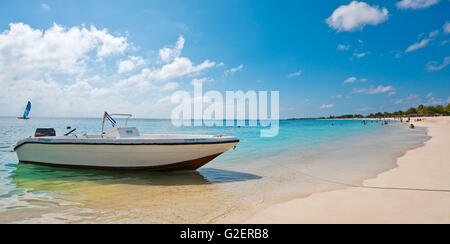 Panoramica orizzontale (2 foto) cucitura a vista di Playa Ancon vicino a Trinidad, Cuba. Foto Stock