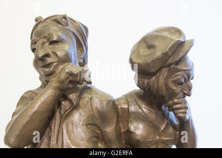 Senior statua scolpita in bronzo Foto Stock