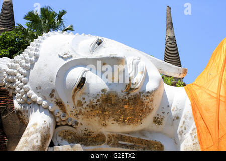 Vihara del Buddha Reclinato, Wat Yai Chai Mongkhon, Buddist Temple, Thailandia Foto Stock