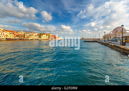 Vecchio porto al mattino, Chania, Creta, Grecia Foto Stock