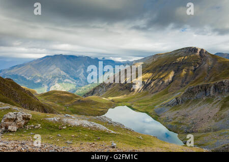 Sierra de Tendenera spagnole nelle montagne dei Pirenei. Foto Stock