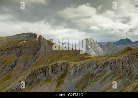 Mattina in Sierra de Tendenera vicino a Panticosa, Pirenei spagnoli. Foto Stock