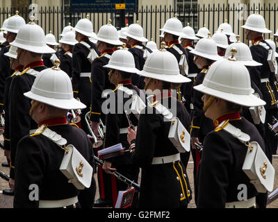 Royal Marines battendo retreat Maggio 2016 Foto Stock