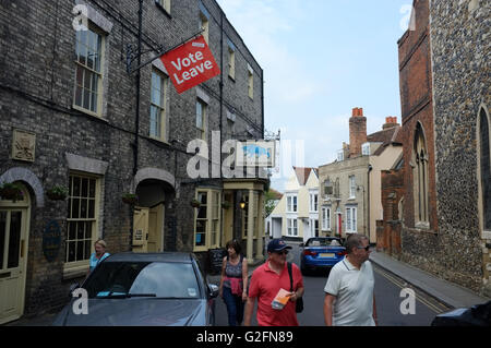 Un voto lascia il segno dell'UE fuori dal Blue Boar Hotel di Maldon, Essex Foto Stock