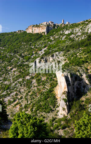 Lubenice città sulla collina, isola di Cres Foto Stock