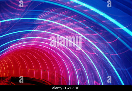 Stati Uniti d'America - Florida, Orlando. Il Neon in tunnel di Epcot Center. Kodak il viaggio a fantasia Foto Stock