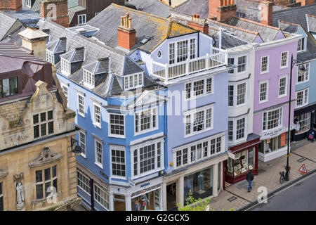 OXFORD CITY le case dai colori pastello IN STRADA ALTA DELLA PORTA ACCANTO A ORIEL COLLEGE Foto Stock