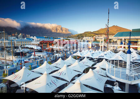 Victoria and Alfred Waterfront all'alba, Cape Town, Western Cape, Sud Africa Foto Stock