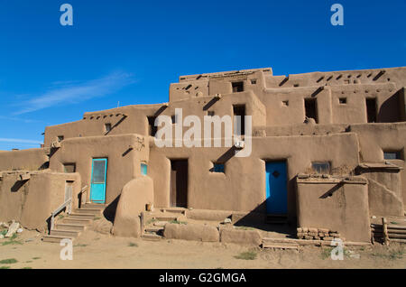 Taos Pueblo, Sito Patrimonio Mondiale dell'UNESCO, Pueblo risale al 1000, e di nuovo Messico, STATI UNITI D'AMERICA Foto Stock