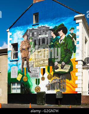 Pasqua Rising 1916 centenario murale su Belfast abbassare Ormeau Road. Foto Stock