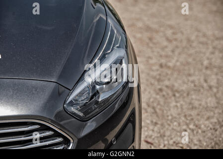 Wroclaw, Polonia, 28 Maggio 2016: Close up su Ford C-Max luce su Motorshow il 28 maggio 2016 in Polonia Foto Stock