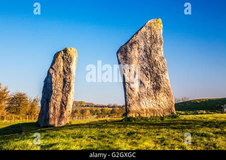 Sarsen le pietre a sunrise in Avebury, Wiltshire. Foto Stock