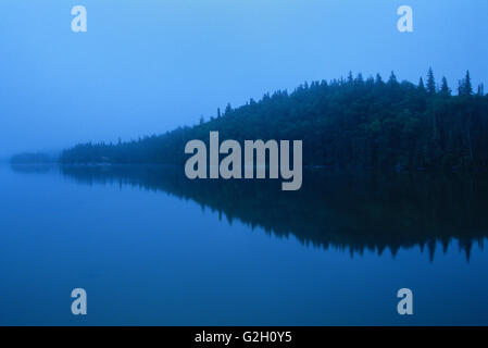 Alba sul lago Superior Pukaskwa National Park Ontario Canada Foto Stock