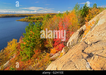 Il lago di Laurentian veiwed dalla sommità del 'red trail". Sudbury Ontario Canada Foto Stock