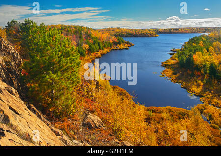 Il lago di Laurentian veiwed dalla sommità del 'red trail". Sudbury Ontario Canada Foto Stock