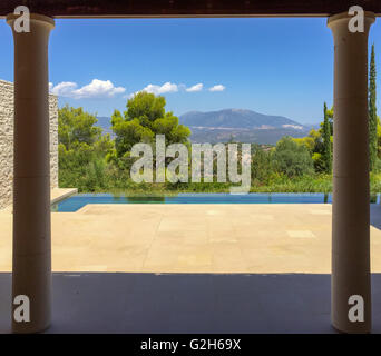 Vista da una Villa Greca, campagna Foto Stock