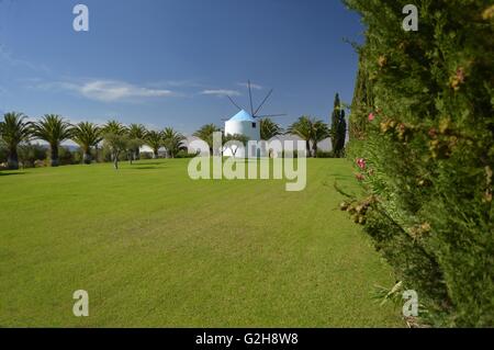 Cliff Richard's garden presso la sua villa, Quinta do Moinho, a Guia, Algarve, Portogallo. Foto Stock