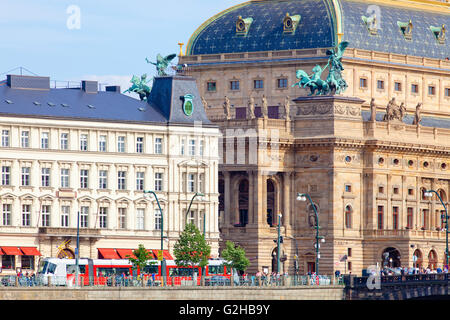 Repubblica Ceca, Praga - il Teatro Nazionale. Foto Stock