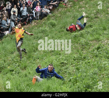 Gloucester, Regno Unito. Il 30 maggio 2016. Formaggio annuale evento di rotolamento a Coopers Hill Gloucestershire Data 30/05/2016 Ref: Credito: charlie bryan/Alamy Live News Foto Stock