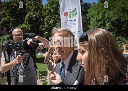 Luca Cordero di Montezemolo durante la riunione del 2024 del comitato olimpico e architetti di Roma. Ordine degli architetti PPC di Roma e provincia e il comitato di Roma discutere le 2024 Olimpiadi e Paraolimpiadi invernali come un opportunità di ridisegnare la città, durante l'evento di formazione "Le Olimpiadi e le Paraolimpiadi invernali come il rinnovamento urbano opportunità." Dopo i saluti di Alessandro Ridolfi presidente dell'Ordine degli architetti PPC di Roma e provincia, Luca Cordero di Montezemolo Presidente di Roma 2024 Comitato parlare per la visione delle Olimpiadi e Luca Pancalli Vice Presidente di Roma 2024 Comitato e Foto Stock