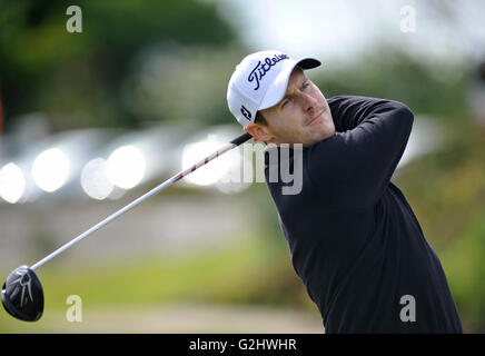 Isola di Purbeck Golf Club, Dorset, Regno Unito, 31 maggio 2016. Jamie Abbott rigidi dal primo tee durante il secondo round del Jamega Pro Golf Tour all'Isola di Purbeck Golf Club, Inghilterra. Credito: David Partridge / Alamy Live News Foto Stock