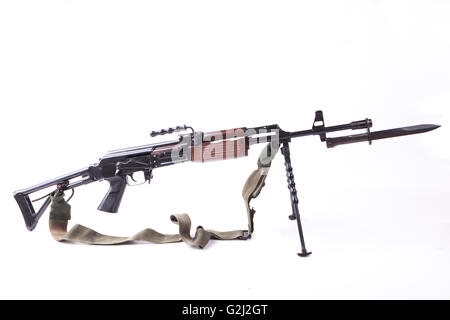Vecchia machinegun ha con treppiede e baionetta isolati su sfondo bianco Foto Stock