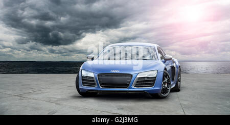 Audi R8 Quatro. Ricoperto in vinile in blu. Foto Stock