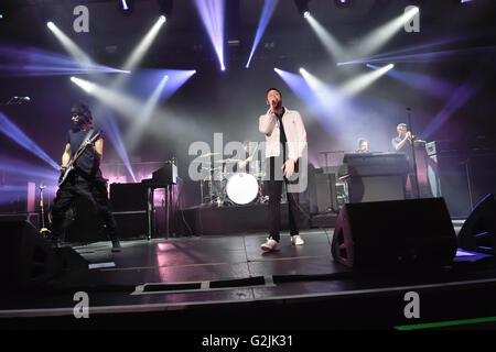 Kasabian sul palco in Swindon Foto Stock