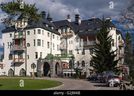 Rantasipi - il più famoso hotel di Imatra. Si trova quasi al centro della città, sulle rive del fiume Vuoksi. Foto Stock