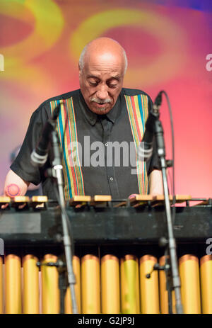 Mulatu Astatke performing live at the Cheltenham Jazz Festival, Inghilterra, 2016 Foto Stock