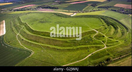 Vista aerea di Maiden Castle Iron Age Fort collina vicino a Dorchester Dorset, Regno Unito Foto Stock