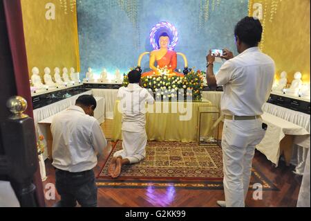 Milano, Italia, Tempio buddista Lankaramaya, il sito di riferimento per le comunità di immigrati provenienti dallo Sri Lanka Foto Stock