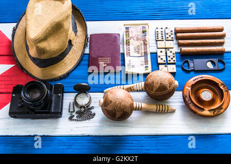 Oggetti legati alla vacanza a Cuba, tabella concetto shoot Foto Stock