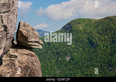 Chimney Rock, North Carolina - Devil's Head, una formazione rocciosa a camino Rock State Park. Foto Stock