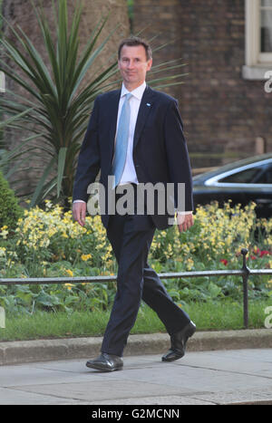 Londra - 17 Maggio 2015: Segretario della salute Jeremy Hunt arriva per una riunione del gabinetto al 10 di Downing Street Foto Stock